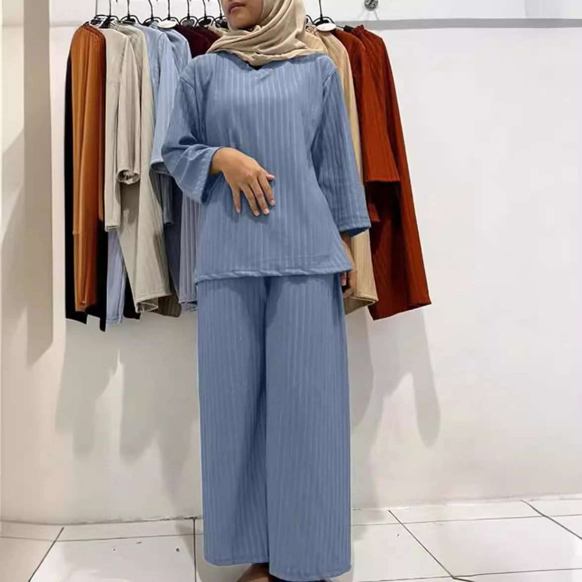 2024 New Pure Color Fine Pit Strip Fashionable Raglan Long-sleeved Knitted Suit Top And Pants Two-piece Set
